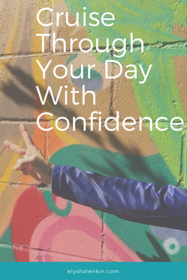 Build confidence into your day by starting off with a simple morning routine that is sure to get you started on the right foot. Click through for my morning routine tips!